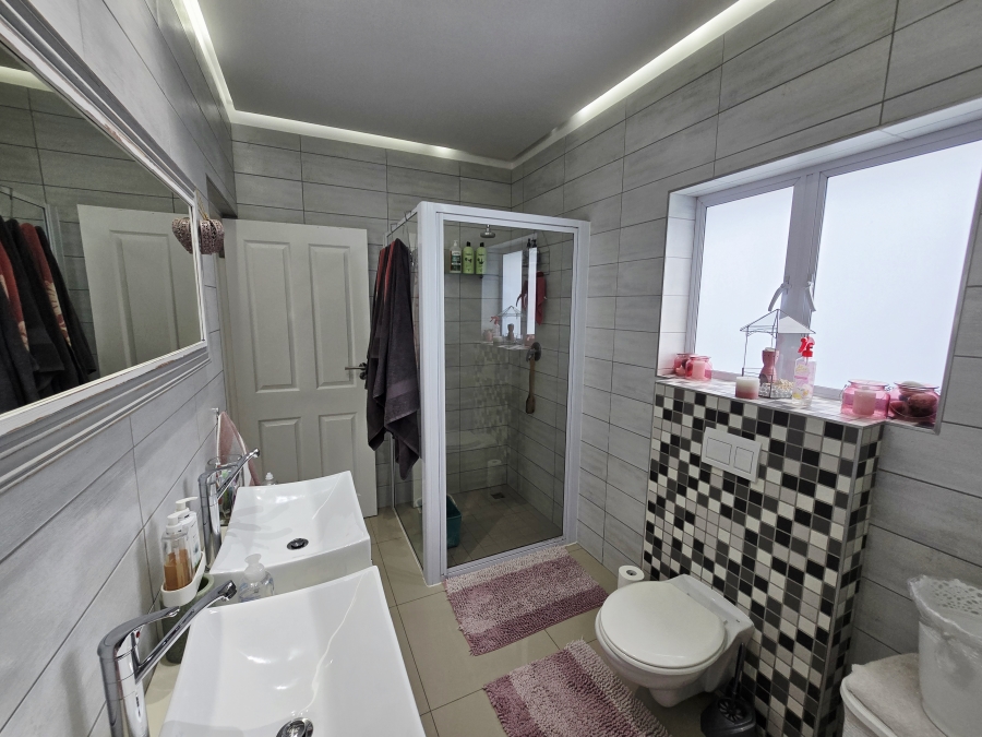 3 Bedroom Property for Sale in Kraaibosch Country Estate Western Cape